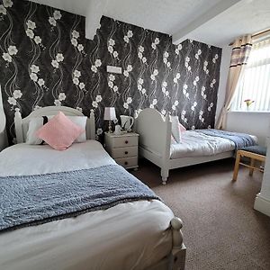 Zimmer mit zwei Einzelbetten